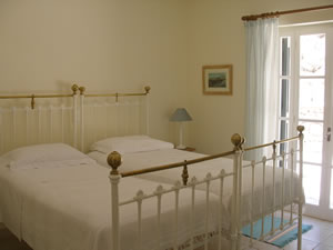 Twin bedroom - Villa Sfakoi, Kassiopi, Corfu